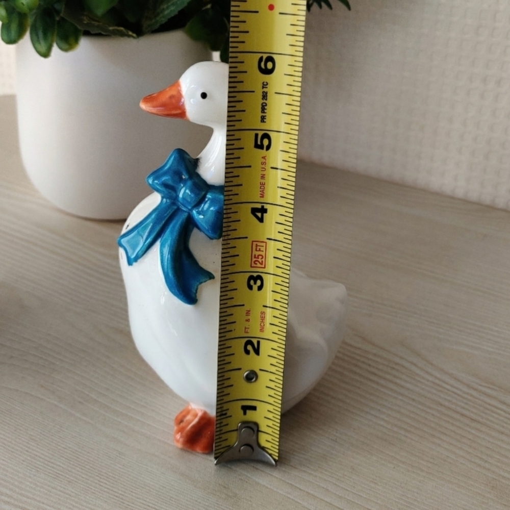 Vintage Ceramic Duck/Geese Salt and Pepper Shakers 6" - Picture 13 of 13